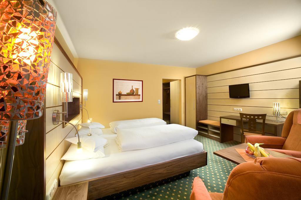Kur- Und Wellnesshotel Foerch Bad Wörishofen Pokoj fotografie